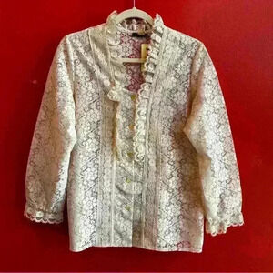 Vintage 70’s long sleeve lace top with ruffle‎